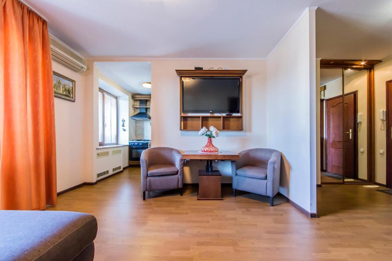 Two-Room Apartments On Maidan Nezavisimosti Kiev Bagian luar foto