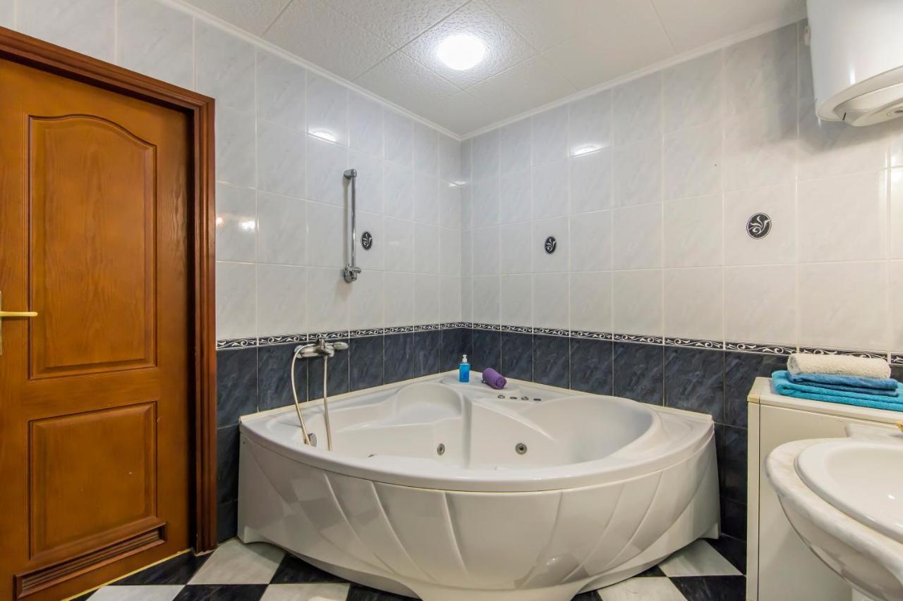 Two-Room Apartments On Maidan Nezavisimosti Kiev Bagian luar foto
